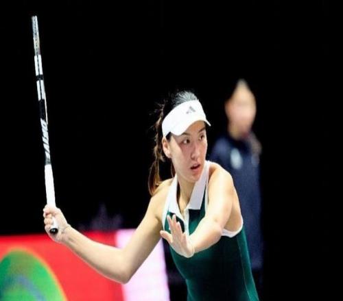 世界網(wǎng)球洲際對抗賽深圳開(kāi)幕，斯瓦泰克領(lǐng)銜歐洲隊拔得頭籌