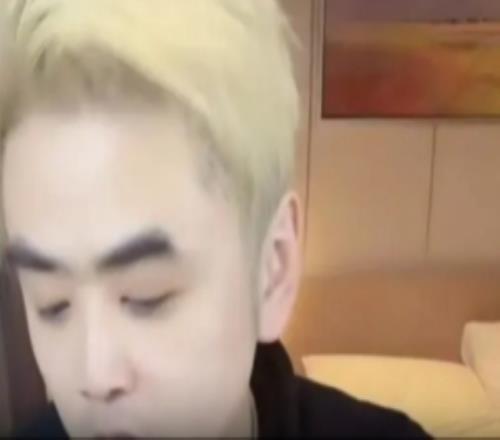 朱開(kāi)：Meiko沒(méi)有消息，他今年行情不太好沒(méi)什么人過(guò)問(wèn)，學(xué)弟也是