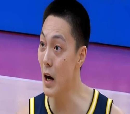 廣東核心場均8.1分創(chuàng)下4項新低，卻獲杜鋒信任，郭士強該放棄他了