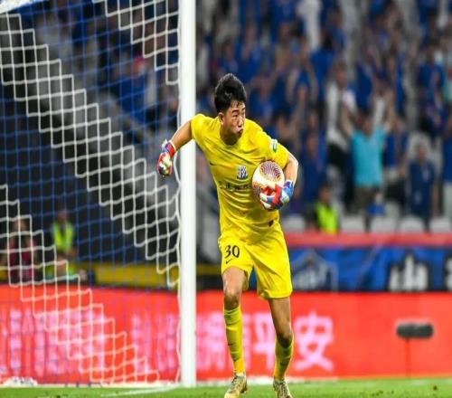 大手筆！云南玉昆一口氣官宣十位新援到隊，球迷直言這是要沖冠