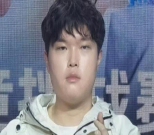 媒體人談Bin割雙眼皮：不知道受了什么刺激，突然一下容貌焦慮了