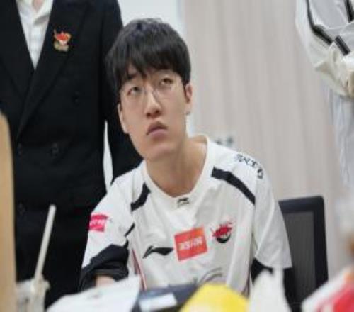 Tarzan賽后通宵Rank打野杰斯打出13620的華麗戰(zhàn)績(jī)