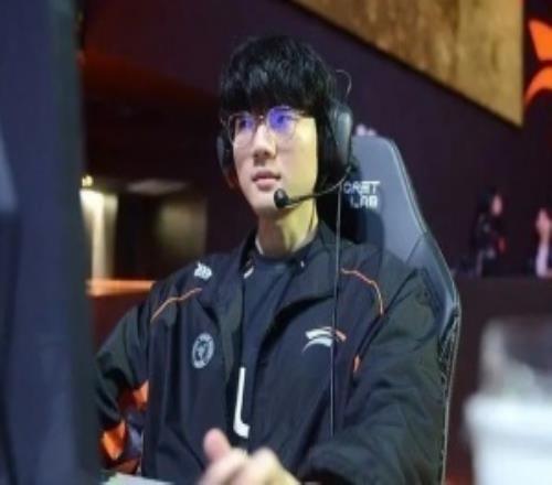 就差官宣了！Viper的微博認(rèn)證已經(jīng)改為BLG電子競技俱樂部英雄聯(lián)盟選手