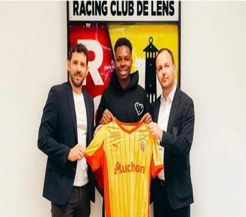 曼聯(lián)冬窗首簽浮現(xiàn)！1500萬(wàn)鎖定法甲搶斷王球員已同意加盟