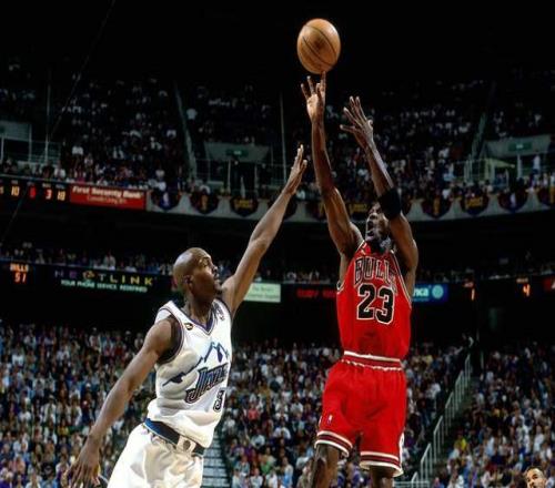NBA雙雄爭霸史：那些定義時代的傳奇對決，如何改變了籃球世界
