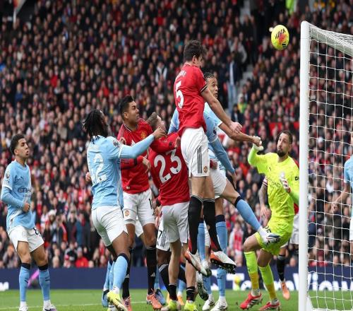 16次，曼聯(lián)是本賽季英超擊中門柱次數(shù)最多的球隊(duì)