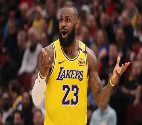 詹姆斯今日出戰(zhàn)猛龍賽季第2次打背靠背，繼續(xù)維持評獎資格