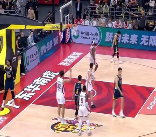 廣東激戰(zhàn)山西！王少杰爆發(fā)薩姆納穩(wěn)健輸出徐杰打鐵