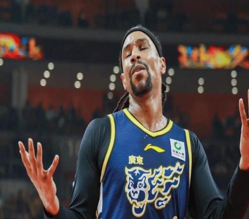 廣東9899惜敗北控球員評(píng)價(jià)：2人優(yōu)秀，薩林杰及格，9人低迷