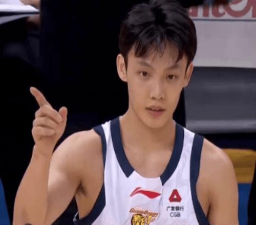 三節(jié)打卡！廣東24分擒天津奪8連勝薩林杰25+13徐杰8+6