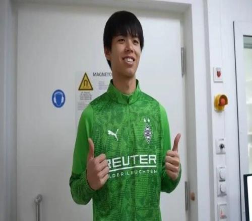 德媒：高井幸大租借加盟門興6個月，門興擁有其選擇買斷權(quán)