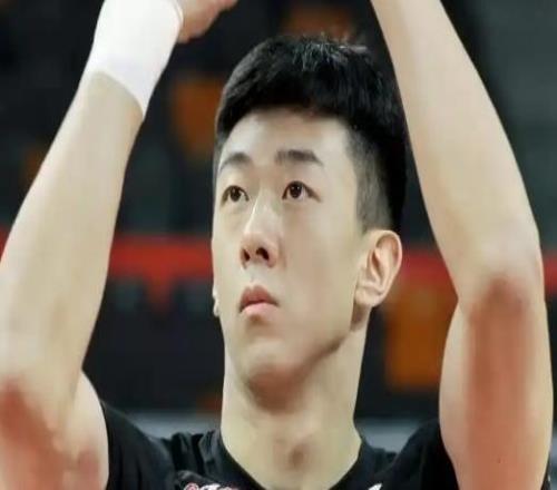 廣東3消息！杜鋒遭遼籃下馬威，徐杰莫蘭德友好寒暄，王少杰復出