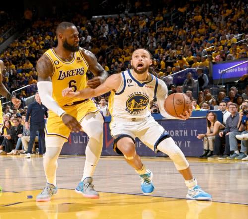 爆冷20分慘敗，又遭16分逆轉(zhuǎn)！從聯(lián)盟寵兒到NBA棄子冠軍有懸念了