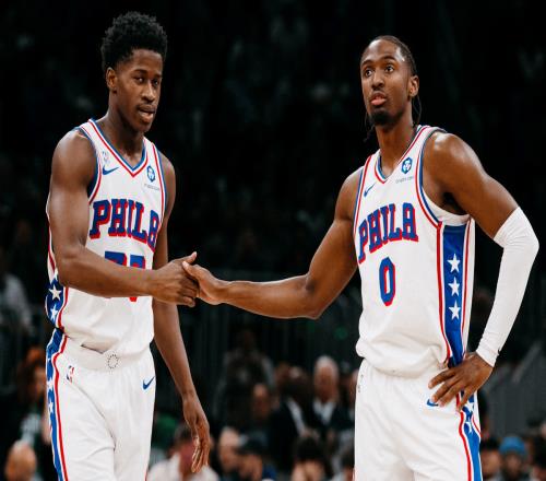 只因一次重傷，最佳新秀丟了，球隊地位也沒(méi)了，數據縮水至7+2+2