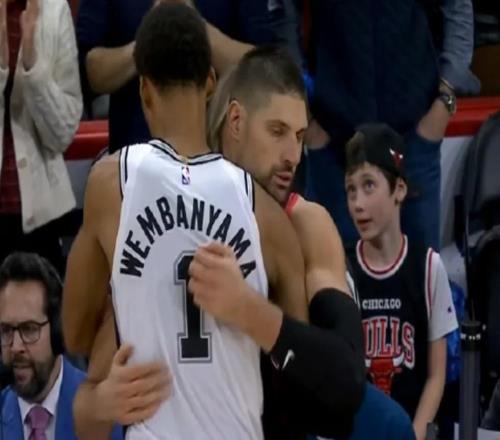 “大號(hào)杜蘭特”！連進(jìn)2個(gè)三分完成逆轉(zhuǎn)，文班亞馬太強(qiáng)了