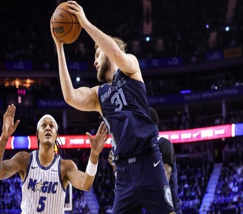 離開火箭后完成了大爆發(fā)！內(nèi)線大將已經(jīng)成為了灰熊的關(guān)鍵人物