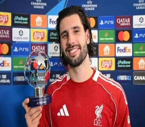 杰拉德：索博有能力達(dá)到世界級水平，要保持謙遜繼續(xù)努力踢球