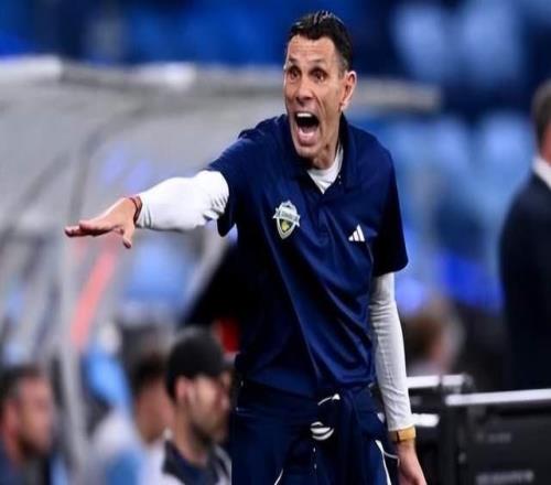 離開(kāi)中國足球集體爆發(fā)：25年日韓聯(lián)賽最佳教練全部出自中超！