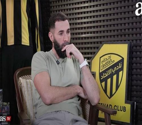 本澤馬：皇馬需要姆巴佩在關(guān)鍵時刻挺身而出，他得和隊友談?wù)? loading=