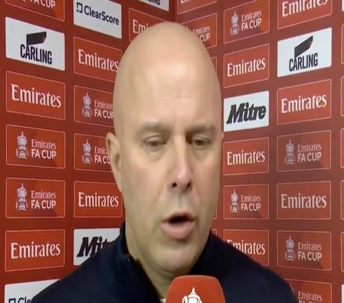 對方主帥說索博不尊重斯洛特：我有自己的看法，但不在這說