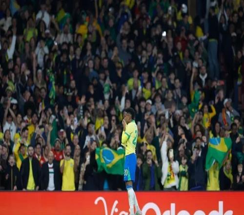 埃斯特旺：安帥在很多方面都幫了我，比賽后還給了我一個(gè)擁抱