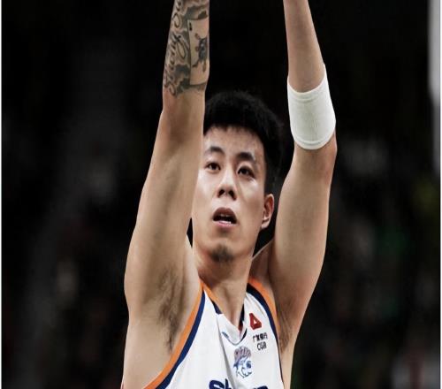 張鎮(zhèn)麟被感動(dòng)的哭了，但比賽中下手真狠，16+3打爆老東家