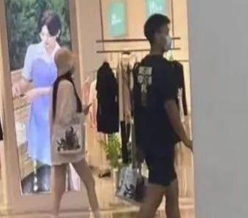 就在今天4月22日中午CBA新疆男籃傳來(lái)阿不都沙拉木、趙睿消息