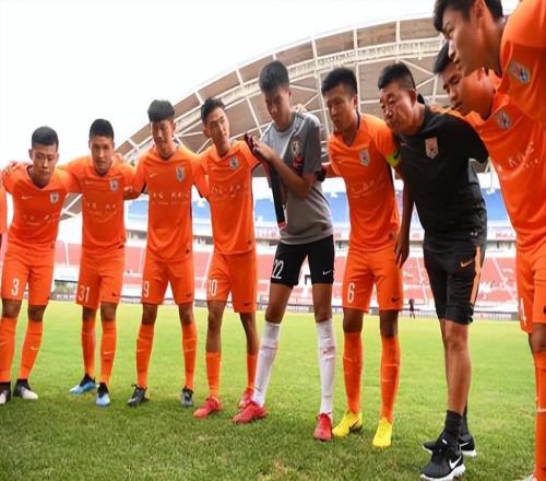 吳興涵本賽季能否留在泰山，已引起球迷熱議，曾立下赫赫戰(zhàn)功