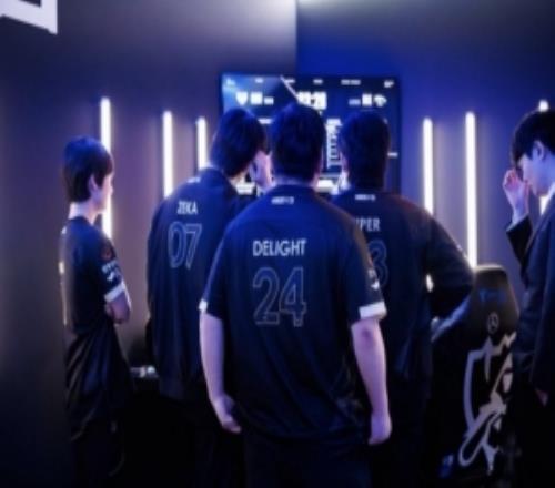 KanaviTarzan外媒：HLE已聯(lián)系了一位LPL頂尖選手非Knight