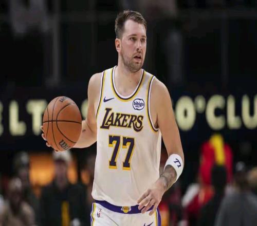 東契奇獨掌進攻中樞數(shù)據(jù)里程碑見證湖人新紀(jì)元