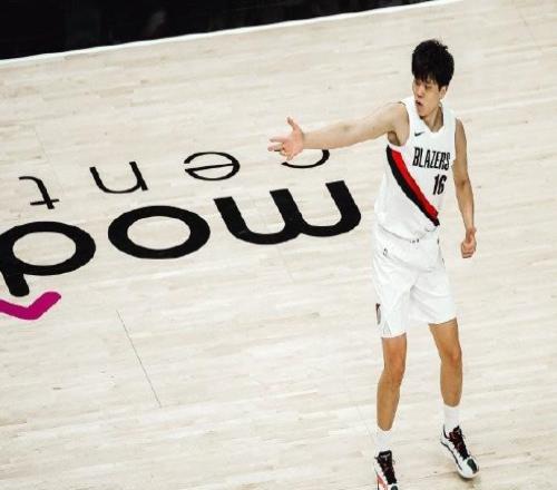 拓記：對火箭是楊瀚森本賽季最佳一戰(zhàn)，他完全在場上站得住腳