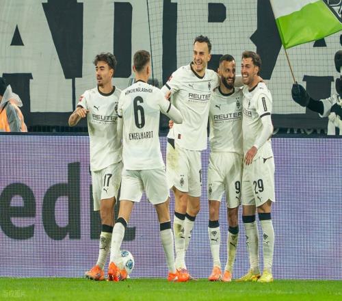 德甲最新積分戰(zhàn)報(bào)萊比錫悶平門興難追拜仁多賽一場(chǎng)落后5分