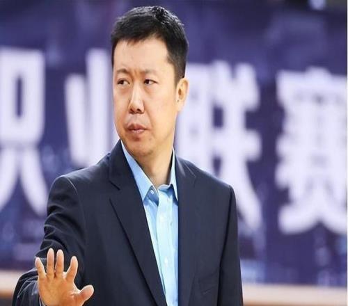 媒體人：王治郅身份特殊無(wú)法全職進(jìn)入國(guó)家隊(duì)教練組，但每次都有召必到