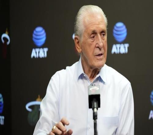 維金斯去湖人NBA高管：萊利會(huì)幫詹姆斯他還在生氣呢