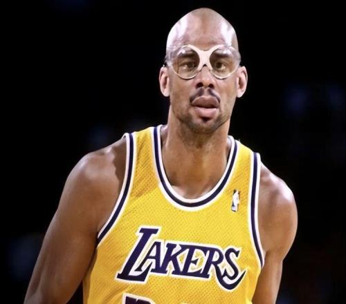 就在今天！賈巴爾保持了37年的NBA紀錄被打破了