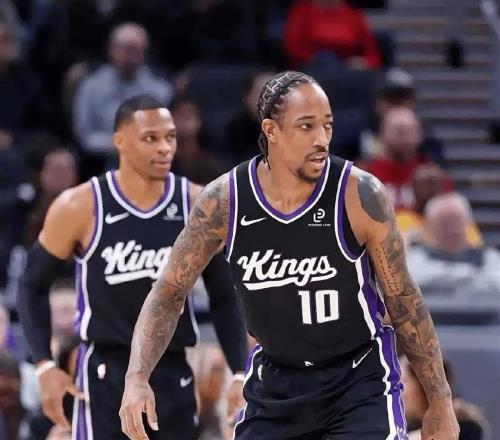 明明是學(xué)霸，卻選擇打籃球，二輪秀卻場(chǎng)均10+6，已成球隊(duì)非賣(mài)品！