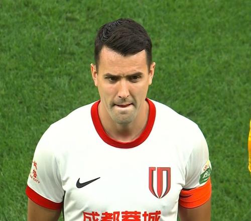 随着浙江33绝平蓉城，海港32绝杀，申花61，中超冠军基本出炉