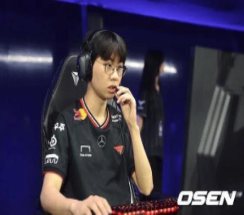 T1無緣小組第二季后賽從首輪打起將面對入圍賽取勝的隊伍