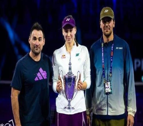 萊巴金娜奪冠后拒絕與WTA首席執(zhí)行官合影，稱原因?qū)⒈Ｃ? loading=