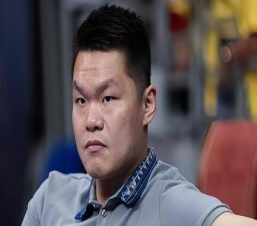 剛開完會(huì)就被絕殺，陳老板臉都黑了！杜鋒拒絕認(rèn)錯(cuò)，朱芳雨找新援