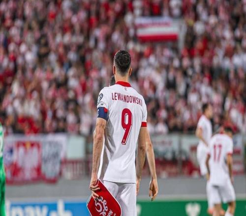 榮膺波蘭世紀(jì)冠軍獎(jiǎng)，萊萬：只要我跑得比大部分人快就不退役