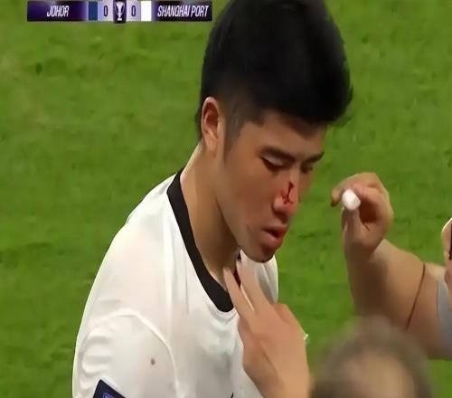 中超太難了：在亞冠屢遭黑哨，被亞足聯(lián)報復(fù)，山東退賽影響惡劣