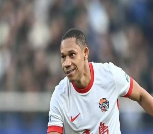 海牛新外援抵達，1.91米B2B中場，津門虎升級防線，挖寶西乙隊長