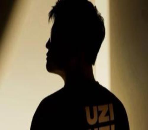 排位打累了看看熱搜！Uzi本人登上微博吃自己的復(fù)出瓜