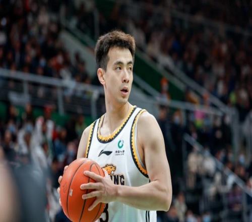 首秀推遲！楊鳴：趙繼偉今天戰(zhàn)青島肯定打不了具體看隊醫(yī)評估