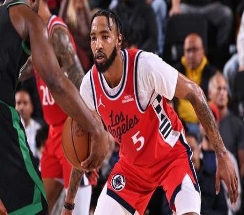 快船：小瓊斯右膝受傷將于明天接受重新評估