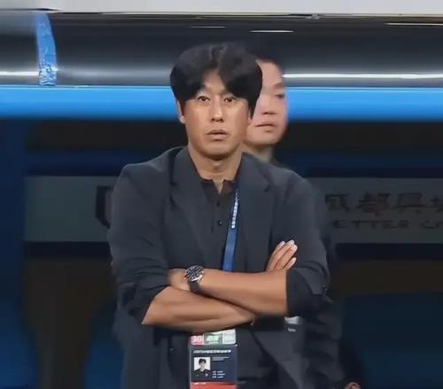 一場14潰敗，衛(wèi)冕冠軍欲哭無淚，揪出2大水貨，最慘烈爭冠誕生