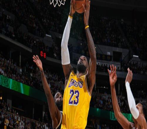 詹姆斯200歲還能扣太離譜！本人回應朋友稱贊：6個笑哭了表情