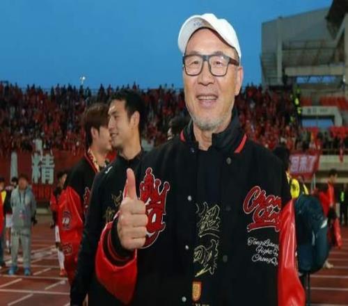 張外龍暫未續(xù)約重慶主場有懸念鐵人按兵不動(dòng)巴乙銀靴去哪家