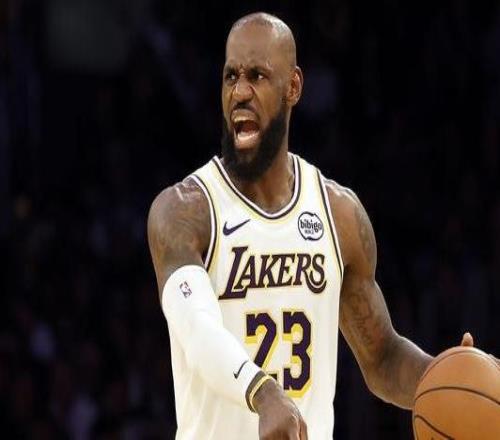 詹姆斯因傷缺陣今日戰(zhàn)馬刺再缺席一場就將失去評獎資格